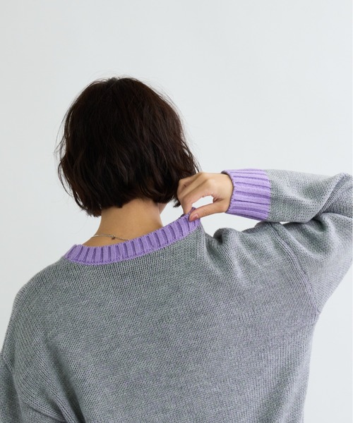 A.D.C.L.（エーディーシーエル）の「配色リブ バイカラー オーバーサイズ ニットプルオーバー（ニット/セーター・レディース・イエロー/パープル/グリーン/ピンク・M/L）」の8枚目の写真