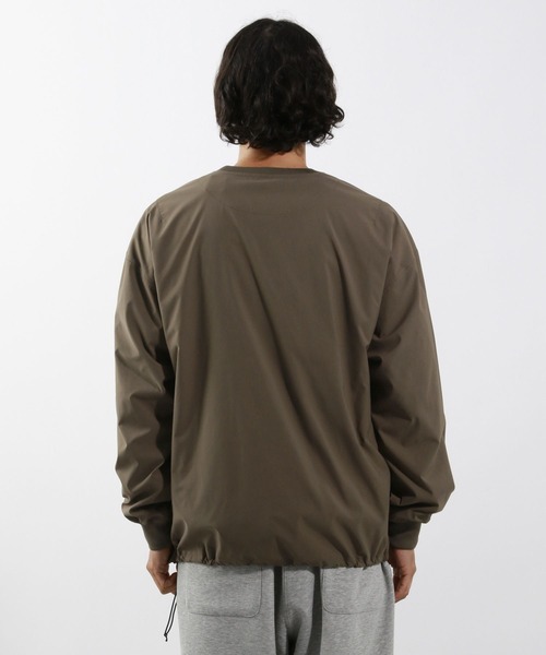 BAYFLOW（ベイフロー）の「【ストレッチ・イージーケア・吸水速乾・マシンウォッシャブル】SOLOTEXプルオーバー（その他トップス・メンズ・カーキ/ブラック・LARGE/MEDIUM）」の21枚目の写真