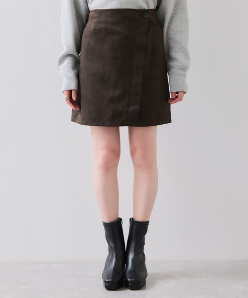 VIS(ビス)の「釦ポイントスエードライクミニスカート(スカート・レディース・ブルー系その他4/ダークブラウン・FREE)」の22枚目の写真