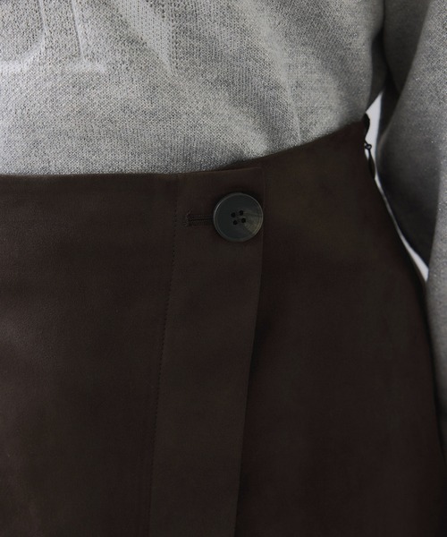 VIS(ビス)の「釦ポイントスエードライクミニスカート(スカート・レディース・ブルー系その他4/ダークブラウン・FREE)」の14枚目の写真