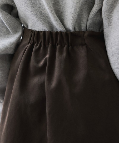 VIS(ビス)の「釦ポイントスエードライクミニスカート(スカート・レディース・ブルー系その他4/ダークブラウン・FREE)」の6枚目の写真