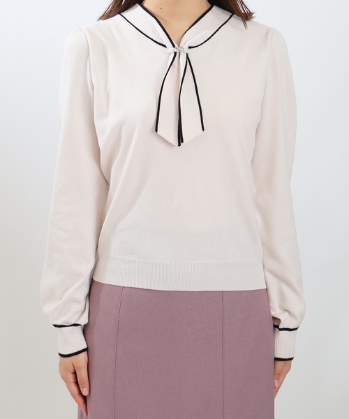 ASTORIA ODIER（アストリアオディール）の「配色ボウタイパールビジュー付きニット（ニット/セーター・レディース・アイボリー/ブラック/ピンクベージュ/ブラウン・MEDIUM/LARGE）」の11枚目の写真