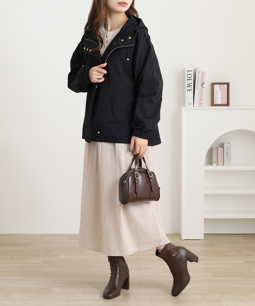 OMNES（オムネス）の「撥水加工マウンテンパーカー（マウンテンパーカー・レディース・ベージュ/ネイビー/レンガ/キャメル/ブラック/カーキ・M）」の20枚目の写真