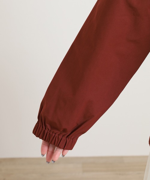 OMNES（オムネス）の「撥水加工マウンテンパーカー（マウンテンパーカー・レディース・ベージュ/ネイビー/レンガ/キャメル/ブラック/カーキ・M）」の9枚目の写真