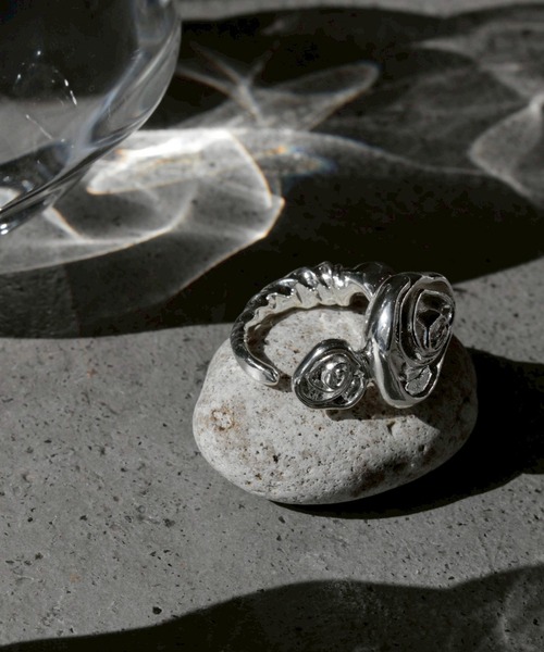 Soierie(ソワリー)の「ローズ カフ リング / Rose cuff ring(リング・レディース・シルバー・FREE)」の1枚目の写真