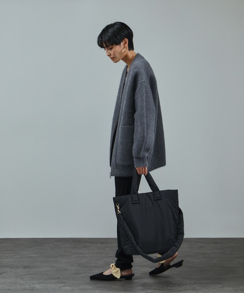 SALON adam et rope'（サロン アダム エ ロペ）の「【WEB限定】軽量パフナイロン2WAYショルダートート / A4対応（トートバッグ・レディース・ブラック/ベージュ系その他・FREE）」の7枚目の写真