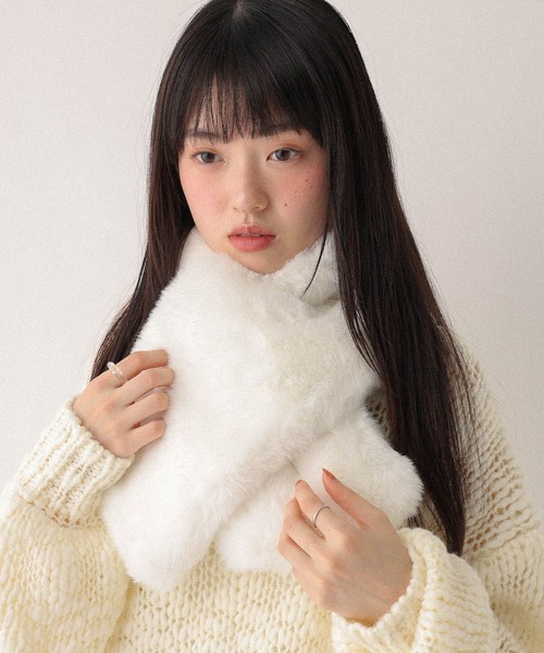 Heather(ヘザー)の「ファーティペット 599176(マフラー・レディース・ベージュ/グレー/アイボリー・ONE SIZE)」の2枚目の写真