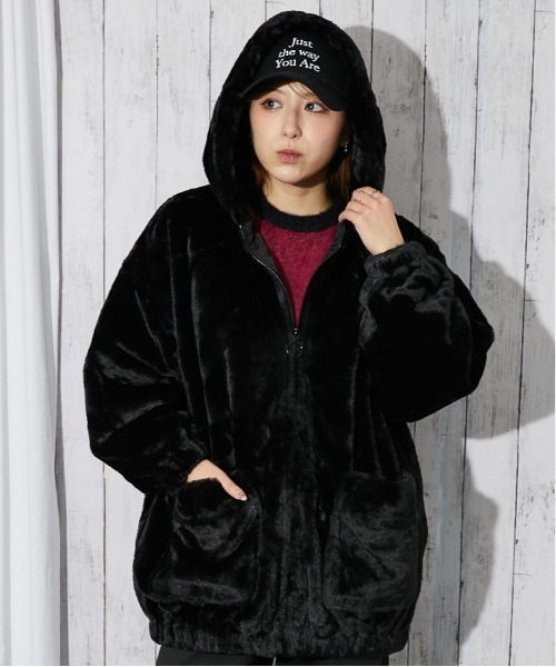 GORGE（ゴージ）の「《ふわもこフェイクファー》レディース ファーブルゾン フード付き 軽量アウター 秋冬（ブルゾン・レディース・アイボリー/ブラック/モカ/ライトグレー・F）」の2枚目の写真