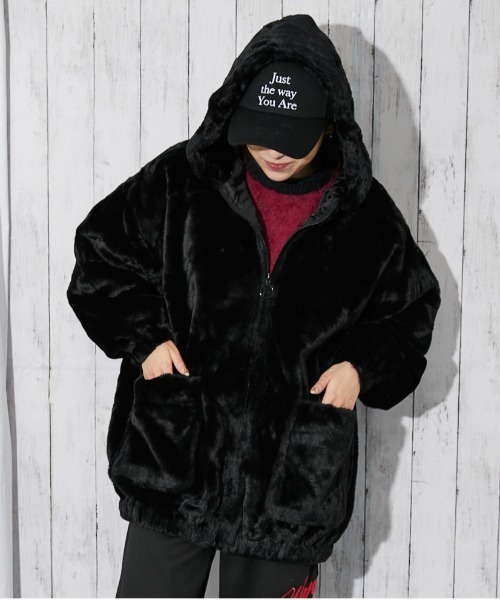 GORGE（ゴージ）の「《ふわもこフェイクファー》レディース ファーブルゾン フード付き 軽量アウター 秋冬（ブルゾン・レディース・アイボリー/ブラック/モカ/ライトグレー・F）」の9枚目の写真