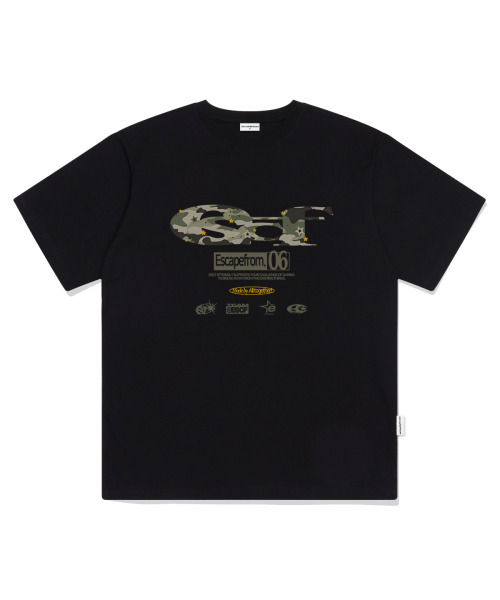 ESCAPEFROM(エスケープフロム)の「スタカモ ESCF ロゴ コラージュプリント オーバーサイズ 半袖Tシャツ ブラック(Tシャツ/カットソー・レディース・その他・SMALL/MEDIUM/LARGE)」の2枚目の写真