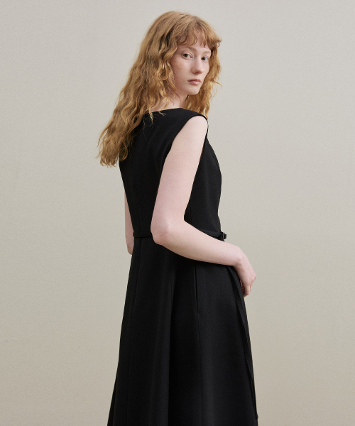 ARTID(アルティーダ)の「ボートネックベルトポイントワンピース_BLACK(ワンピース・レディース・ブラック・SMALL/MEDIUM)」の5枚目の写真