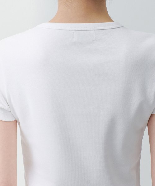 MUSINSA STANDARD WOMAN（ムシンサスタンダードウーマン）の「ウィメンズスリムクロップクルーネックTシャツ[ホワイト]（Tシャツ/カットソー・レディース・その他・SMALL/MEDIUM/LARGE/X-LARGE/X-SMALL）」の17枚目の写真
