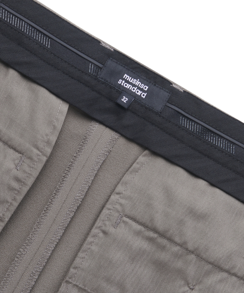 MUSINSA STANDARD（ムシンサスタンダード）の「キャロットヒドゥンバンディングクロップドスラックス[ダスティベージュ]（スラックス・メンズ・その他・27/28/29/30/26/31/32/33/34/36/38）」の8枚目の写真