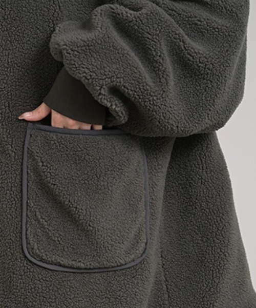 HUG.U（ハグユー）の「極暖ボア × 撥水キルティング リバーシブルアウター（ノーカラーコート・レディース・ブラック/オフホワイト/ブラウン/ダークグレー・FREE）」の11枚目の写真