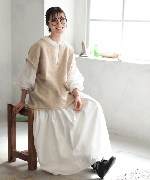 soulberry（ソウルベリー）の「キーネックのニットベスト（ベスト・レディース・ベージュ・M/L/LL/3L/4L/5L）」の2枚目の写真