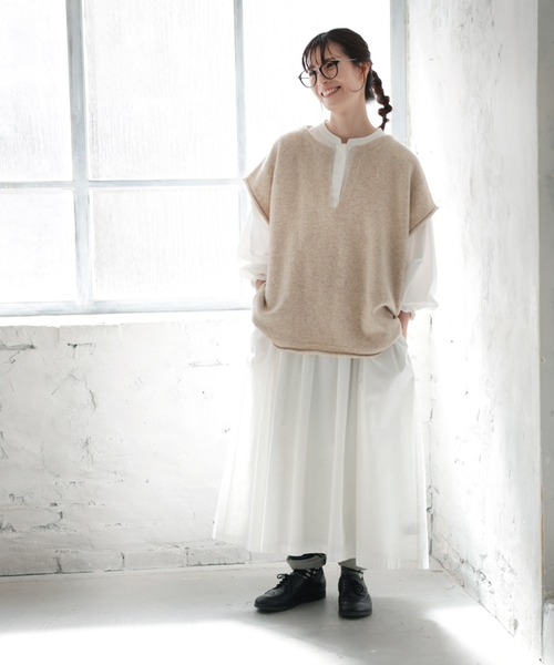 soulberry（ソウルベリー）の「キーネックのニットベスト（ベスト・レディース・ベージュ・M/L/LL/3L/4L/5L）」の5枚目の写真