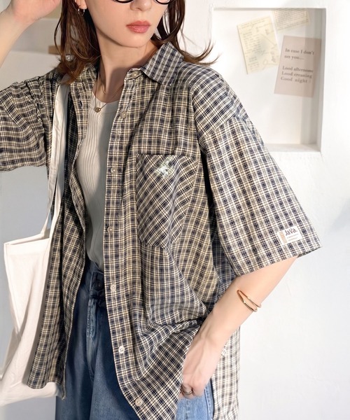 Java(ジャバ)の「《JaVaジャバコラボ》ベーシックに、垢抜けを。胸ポケット刺繍サッカーチェックシャツ(半袖)(シャツ/ブラウス・レディース・ブラック/ブラック系1/グリーン/ネイビー/ブルー・MEDIUM/SMALL/X-LARGE/LARGE)」の4枚目の写真
