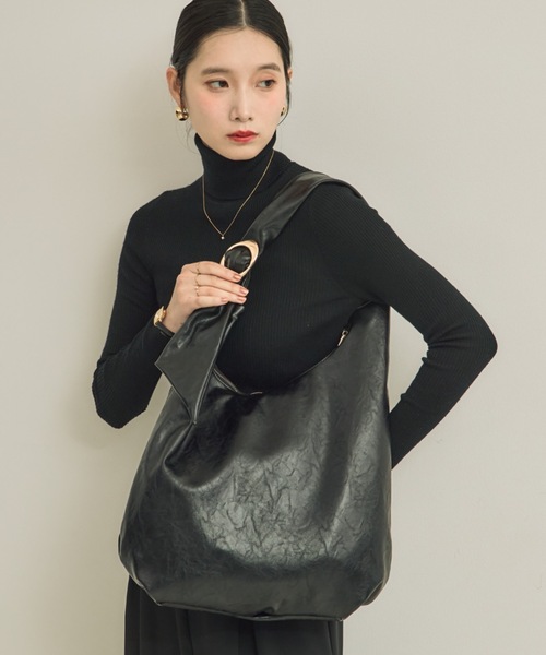 NEUNA（ヌナ）の「ワンハンドル2wayメタルバッグ（ショルダーバッグ・レディース・ブラック/ブラウン・FREE）」の2枚目の写真