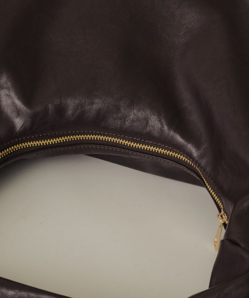 NEUNA（ヌナ）の「ワンハンドル2wayメタルバッグ（ショルダーバッグ・レディース・ブラック/ブラウン・FREE）」の16枚目の写真