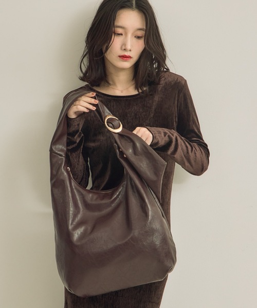 NEUNA（ヌナ）の「ワンハンドル2wayメタルバッグ（ショルダーバッグ・レディース・ブラック/ブラウン・FREE）」の22枚目の写真