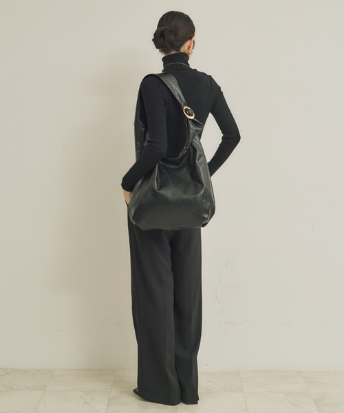 NEUNA（ヌナ）の「ワンハンドル2wayメタルバッグ（ショルダーバッグ・レディース・ブラック/ブラウン・FREE）」の3枚目の写真