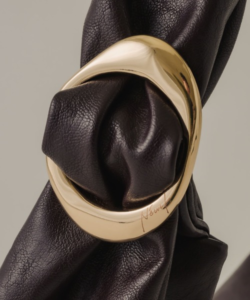 NEUNA（ヌナ）の「ワンハンドル2wayメタルバッグ（ショルダーバッグ・レディース・ブラック/ブラウン・FREE）」の12枚目の写真