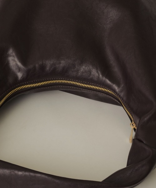 NEUNA（ヌナ）の「ワンハンドル2wayメタルバッグ（ショルダーバッグ・レディース・ブラック/ブラウン・FREE）」の13枚目の写真