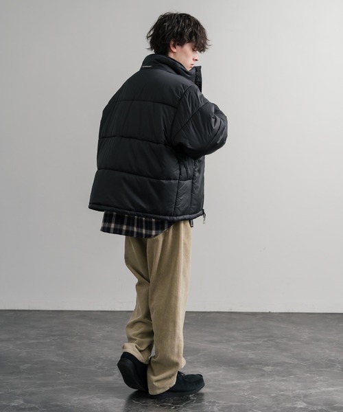 HUF（ハフ）の「HUF ハフ SEQUOIA PUFFER JACKET  REALTREE SEQUOIA PUFFER オーバーサイズワンポイントロゴ中綿ジャケット（ダウンジャケット/コート・メンズ・リアルツリーカモ/ブラック・M/L/XL）」の6枚目の写真