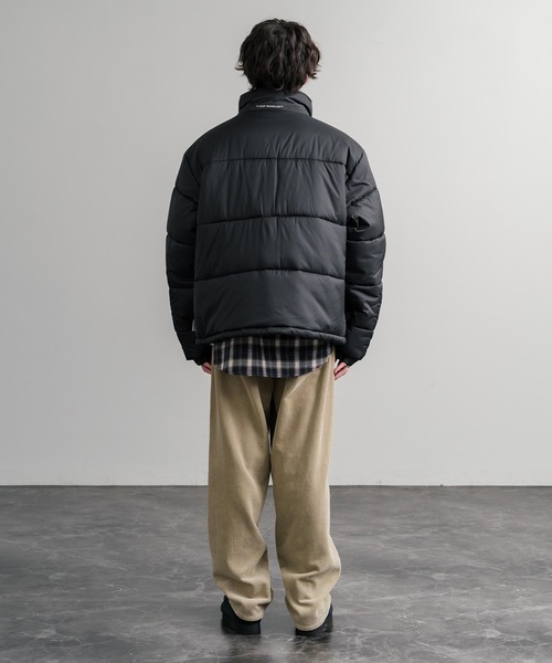 HUF（ハフ）の「HUF ハフ SEQUOIA PUFFER JACKET  REALTREE SEQUOIA PUFFER オーバーサイズワンポイントロゴ中綿ジャケット（ダウンジャケット/コート・メンズ・リアルツリーカモ/ブラック・M/L/XL）」の13枚目の写真