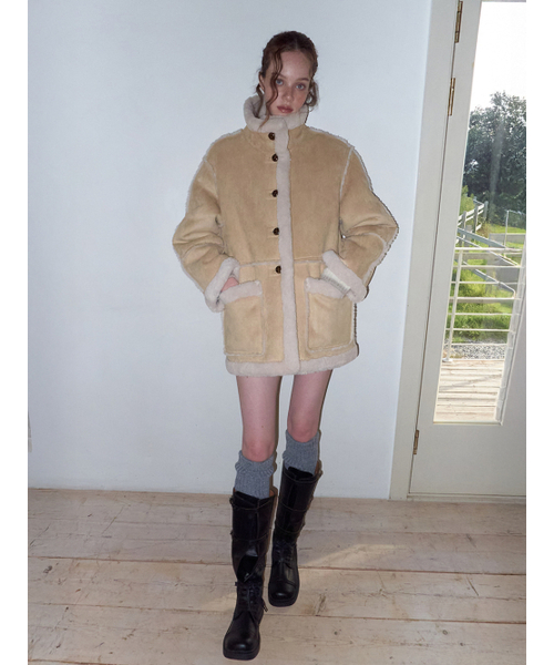 ETMON(エトモン)の「Suede Button Mustang Coat, Light Beige(ムートンコート・レディース・その他・F)」の4枚目の写真