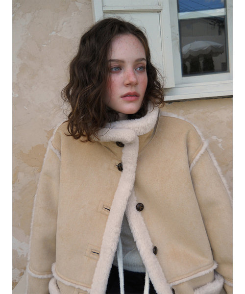 ETMON(エトモン)の「Suede Button Mustang Coat, Light Beige(ムートンコート・レディース・その他・F)」の5枚目の写真