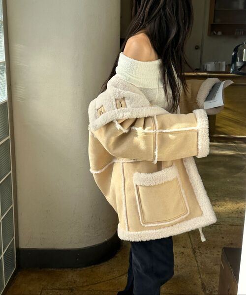 ETMON(エトモン)の「Suede Button Mustang Coat, Light Beige(ムートンコート・レディース・その他・F)」の2枚目の写真