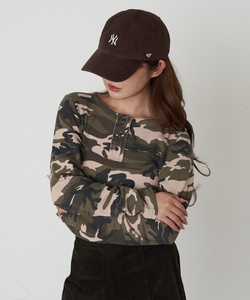 RAY CASSIN（レイカズン）の「迷彩ワッフルヘンリーTシャツ（Tシャツ/カットソー・レディース・ベージュ/ブラウン/カーキ・FREE）」の3枚目の写真