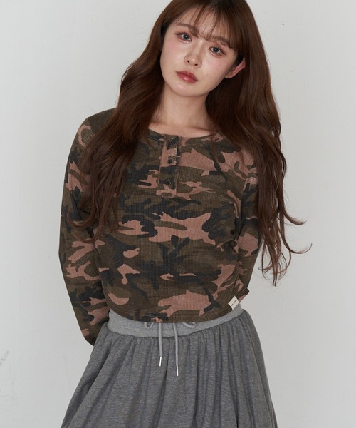 RAY CASSIN（レイカズン）の「迷彩ワッフルヘンリーTシャツ（Tシャツ/カットソー・レディース・ベージュ/ブラウン/カーキ・FREE）」の17枚目の写真