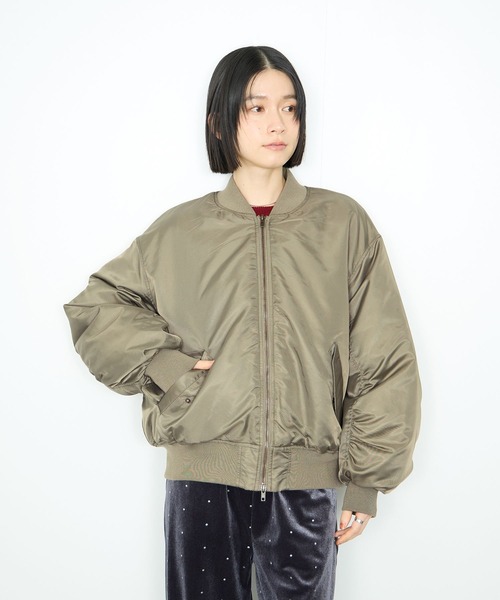 Mac-House(マックハウス)の「中綿MA-1ジャケット(ブルゾン・レディース・ブラック/カーキ・FREE)」の16枚目の写真