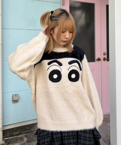 Candy Stripper（キャンディストリッパー）の「【クレヨンしんちゃん】ふわふわ フェイス ニット（ニット/セーター・レディース・オフホワイト/ベージュ/ピンク・FREE）」の4枚目の写真