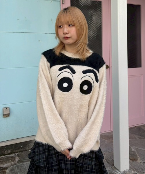 Candy Stripper（キャンディストリッパー）の「【クレヨンしんちゃん】ふわふわ フェイス ニット（ニット/セーター・レディース・オフホワイト/ベージュ/ピンク・FREE）」の5枚目の写真