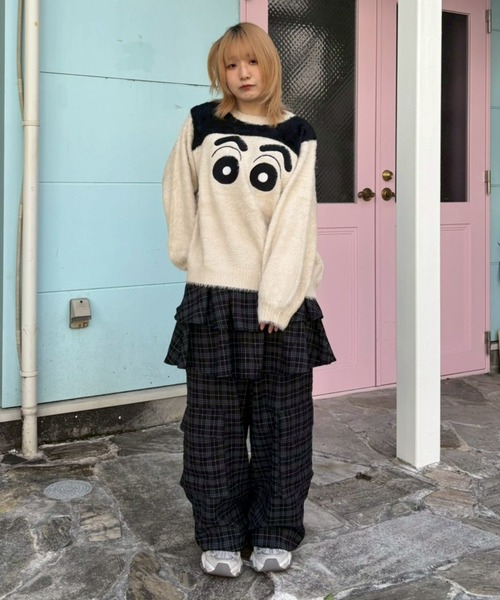 Candy Stripper（キャンディストリッパー）の「【クレヨンしんちゃん】ふわふわ フェイス ニット（ニット/セーター・レディース・オフホワイト/ベージュ/ピンク・FREE）」の6枚目の写真