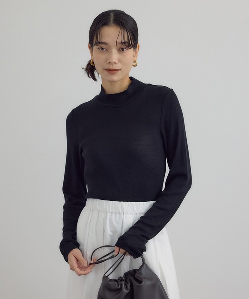 SALON adam et rope'(サロン アダム エ ロペ)の「Hug Silkハイネックプルオーバー(Tシャツ/カットソー・レディース・ブラック/レッド/ホワイト・FREE)」の4枚目の写真
