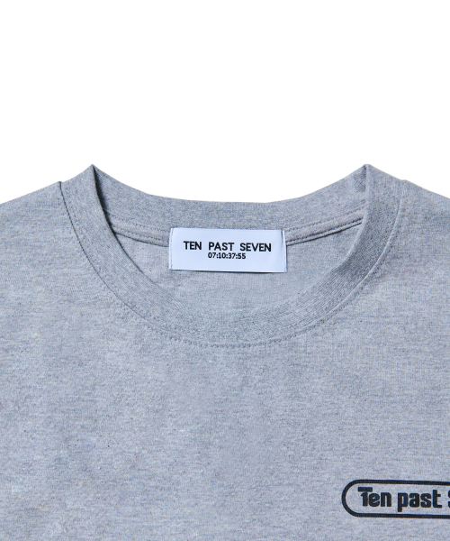 TEN PAST SEVEN（テン ファスト セブン）の「ロゴプリント長袖Tシャツ - グレー（Tシャツ/カットソー・メンズ・その他・SMALL/MEDIUM/LARGE）」の3枚目の写真