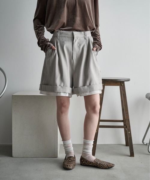 THE YOn(ザヨン)の「スイッチヘムロールアップショートパンツ(その他パンツ・レディース・チャコールグレー/グレー/ベージュ・FREE)」の15枚目の写真