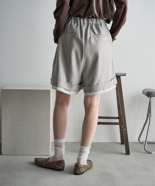 THE YOn(ザヨン)の「スイッチヘムロールアップショートパンツ(その他パンツ・レディース・チャコールグレー/グレー/ベージュ・FREE)」の19枚目の写真