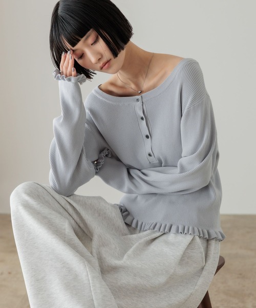 LOWRYS FARM（ローリーズファーム）の「マルチボーダーフリルタイトＬＳ　642942（ニット/セーター・レディース・アイボリー/ブラウン/ネイビー/ホワイト/グレー・FREE）」の4枚目の写真