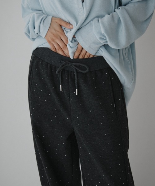 VION（ヴィオン）の「グリマーリラクストワイドパンツ / Glimmer Relaxed Wide Pants（スウェットパンツ・レディース・ブラック/グレー・FREE）」の6枚目の写真