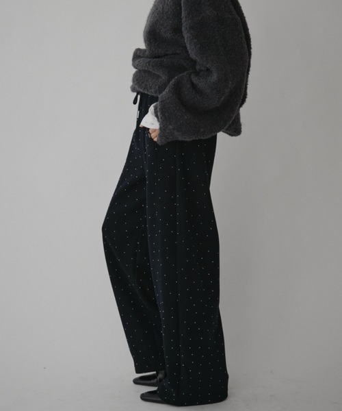 VION（ヴィオン）の「グリマーリラクストワイドパンツ / Glimmer Relaxed Wide Pants（スウェットパンツ・レディース・ブラック/グレー・FREE）」の19枚目の写真