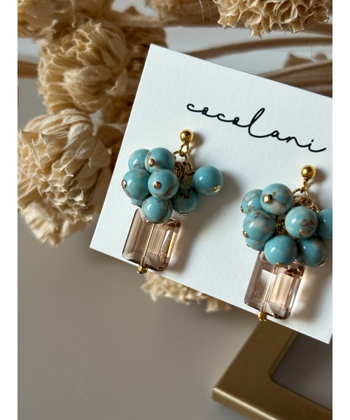 tone(トーン)の「【cocolani】天然石とカットガラスの揺れる小さめピアス(MA)(ピアス(両耳用)・レディース・ホワイト×ブラック/ブルー系その他/イエロー系その他/グリーン系その他・FREE)」の7枚目の写真