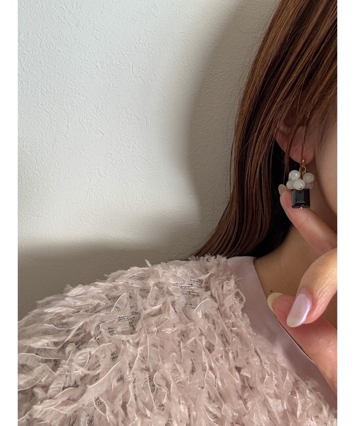 tone(トーン)の「【cocolani】天然石とカットガラスの揺れる小さめピアス(MA)(ピアス(両耳用)・レディース・ホワイト×ブラック/ブルー系その他/イエロー系その他/グリーン系その他・FREE)」の8枚目の写真