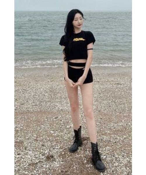 FANYOUNG(ファンヤング)の「カットアウトマイクロショーツ(その他パンツ・レディース・その他・MEDIUM)」の6枚目の写真