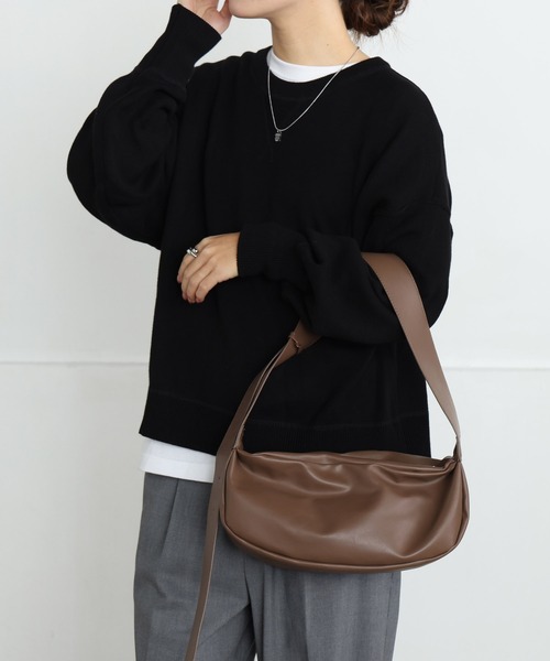 ALTROSE(アルトローズ)の「【500mlペットボトル可】2WAY ショルダー ボディバッグ フェイクレザー(ショルダーバッグ・レディース・ブラック/ブラウン・FREE)」の19枚目の写真