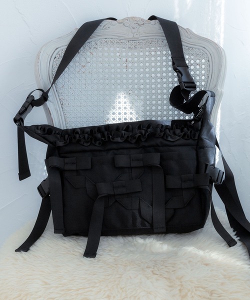 Whinny（ホワイニー）の「Whinny/【2026春新作♪】リボンプリンセスの脱ニートバッグ（ショルダーバッグ・レディース・ホワイト/ブラック・FREE）」の2枚目の写真